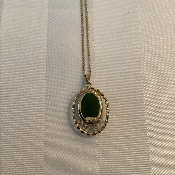 Vintage Jade Pendant - 12k Gold-Filled - Picture 5 of 5